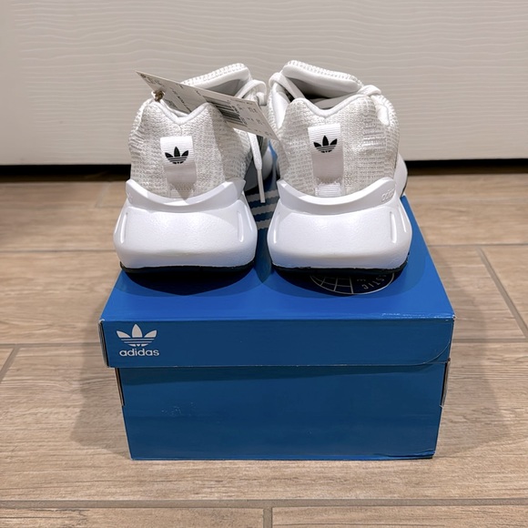 Adidas Originals Kids Swift Run 22 Shoes (Size: 4.5/7) - Picture 4 of 4